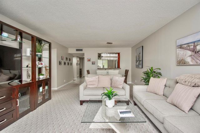 7286 Huntington Lane 408, Delray Beach, FL 33446