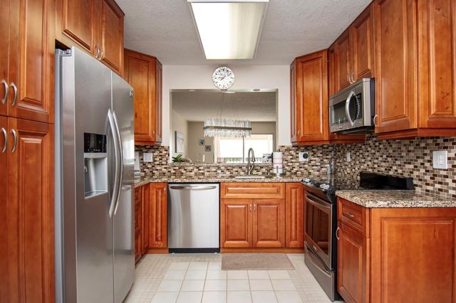 7286 Huntington Lane 408, Delray Beach, FL 33446