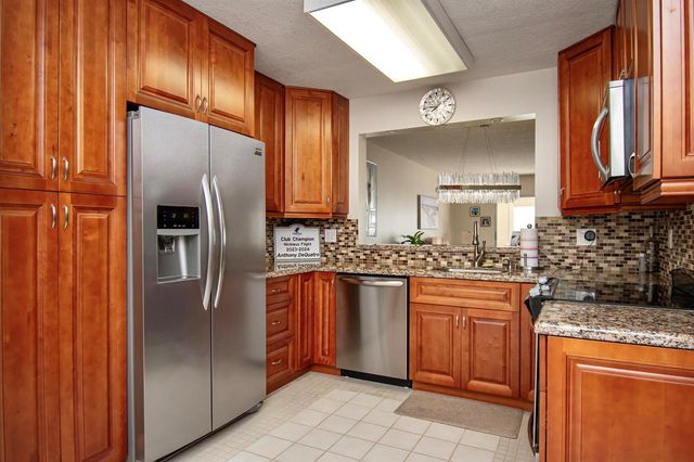 7286 Huntington Lane 408, Delray Beach, FL 33446