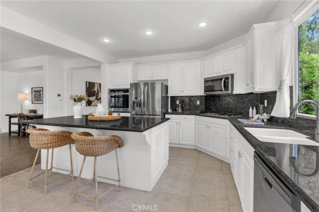 17089 Bluff Vista Court, Riverside, CA 92503