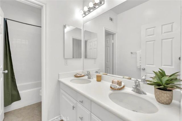 17089 Bluff Vista Court, Riverside, CA 92503