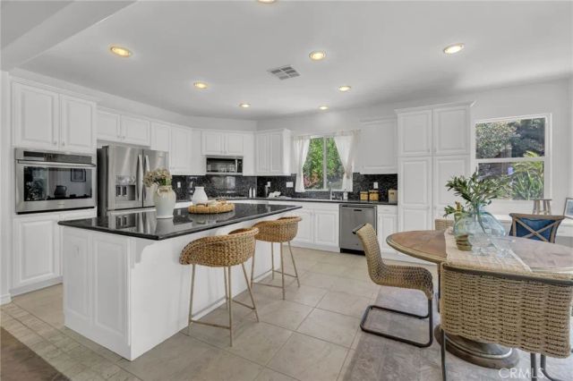 17089 Bluff Vista Court, Riverside, CA 92503