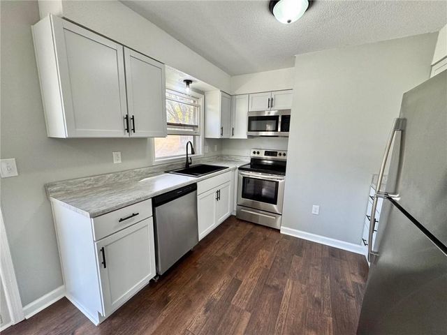 185 SE 421 Road, Warrensburg, MO 64093