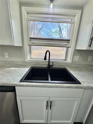 185 SE 421 Road, Warrensburg, MO 64093