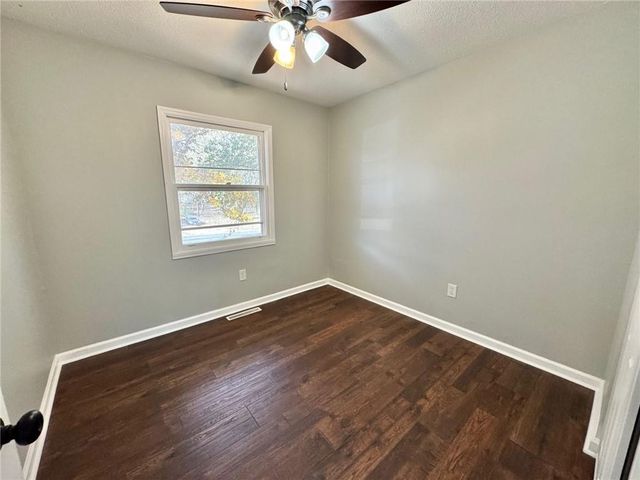 185 SE 421 Road, Warrensburg, MO 64093