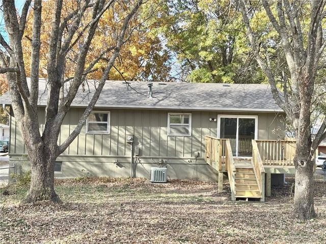 185 SE 421 Road, Warrensburg, MO 64093