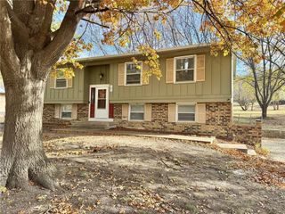 185 SE 421 Road, Warrensburg, MO 64093
