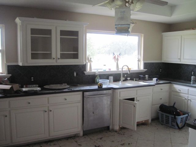 4129 Fm 524 Road, West Columbia, TX 77486