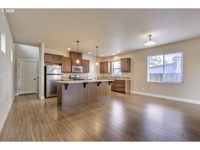 131 Nw CONNELL Ave, Hillsboro, OR 97124