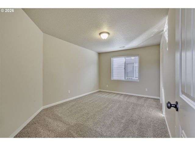 131 Nw CONNELL Ave, Hillsboro, OR 97124