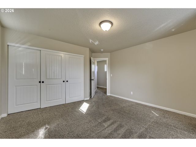 131 Nw CONNELL Ave, Hillsboro, OR 97124