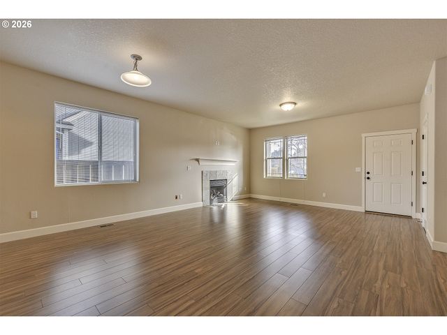 131 Nw CONNELL Ave, Hillsboro, OR 97124