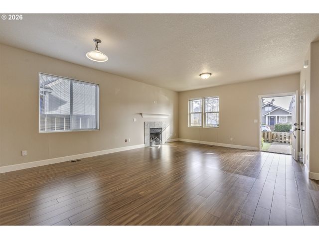 131 Nw CONNELL Ave, Hillsboro, OR 97124