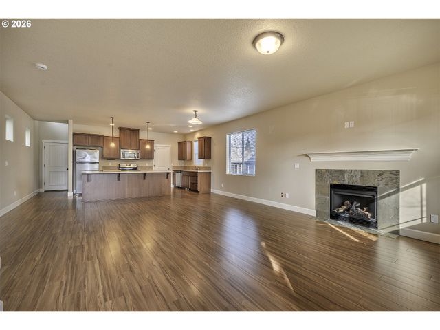 131 Nw CONNELL Ave, Hillsboro, OR 97124