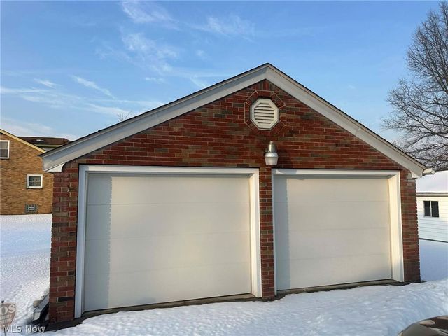 2328 Connecticut Avenue, Youngstown, OH 44509