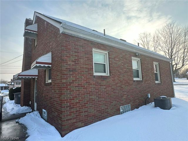 2328 Connecticut Avenue, Youngstown, OH 44509