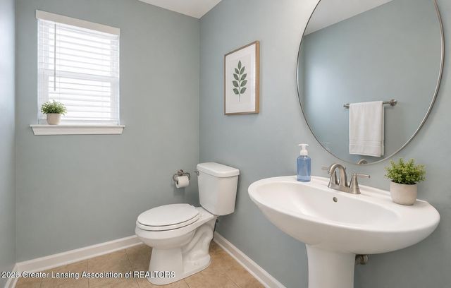 6784 Cotswald Drive, Grand Ledge, MI 48837