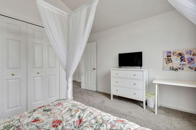 6784 Cotswald Drive, Grand Ledge, MI 48837
