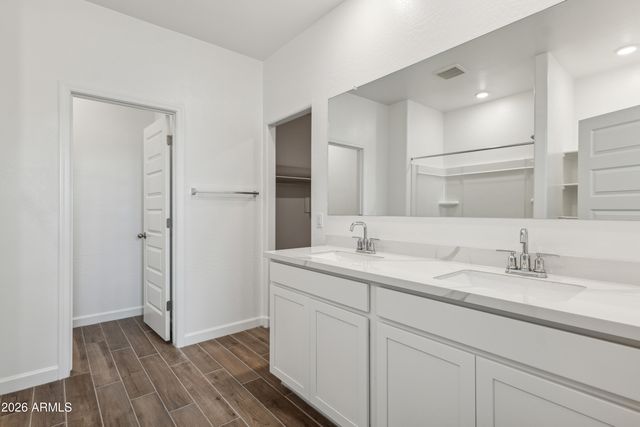 2551 W Sentiero Avenue, Apache Junction, AZ 85120