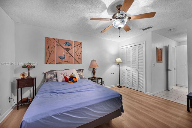330 Briarwood Cir 3-19, Hollywood, FL 33024