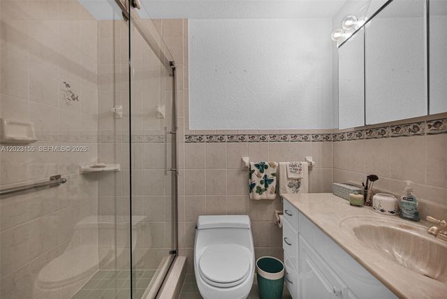 330 Briarwood Cir 3-19, Hollywood, FL 33024