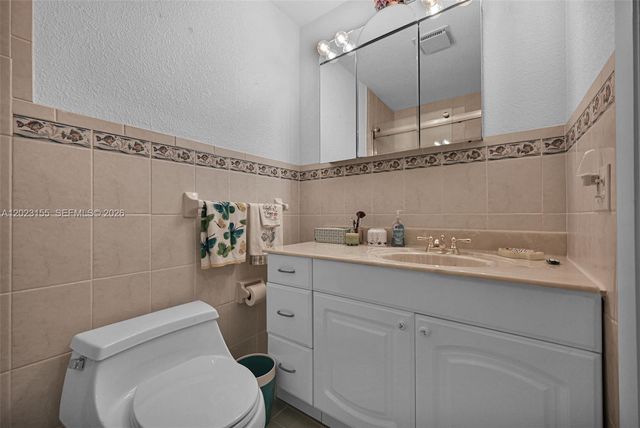 330 Briarwood Cir 3-19, Hollywood, FL 33024