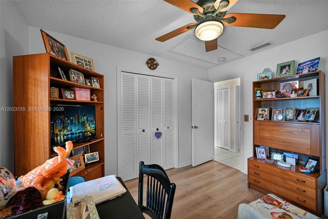 330 Briarwood Cir 3-19, Hollywood, FL 33024