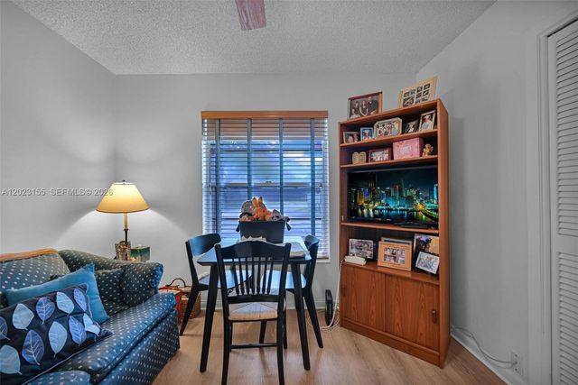 330 Briarwood Cir 3-19, Hollywood, FL 33024