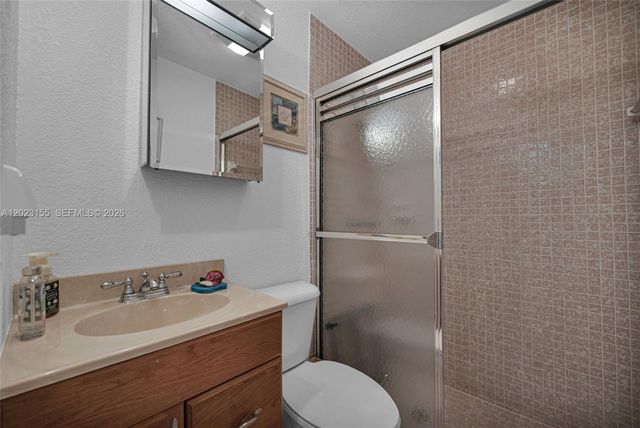 330 Briarwood Cir 3-19, Hollywood, FL 33024