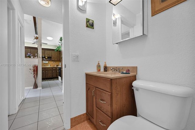 330 Briarwood Cir 3-19, Hollywood, FL 33024