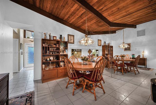 330 Briarwood Cir 3-19, Hollywood, FL 33024