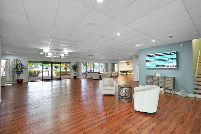 330 Briarwood Cir 3-19, Hollywood, FL 33024