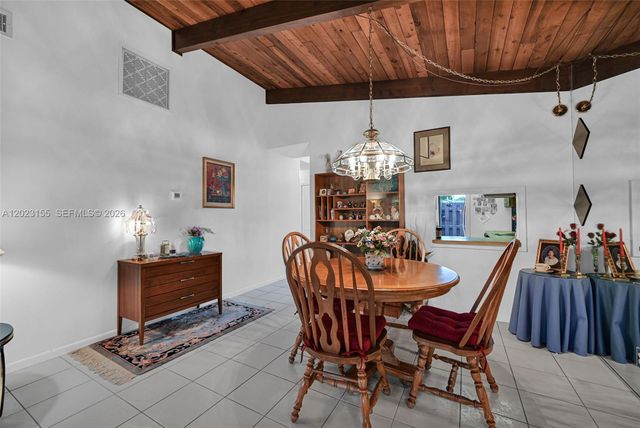 330 Briarwood Cir 3-19, Hollywood, FL 33024