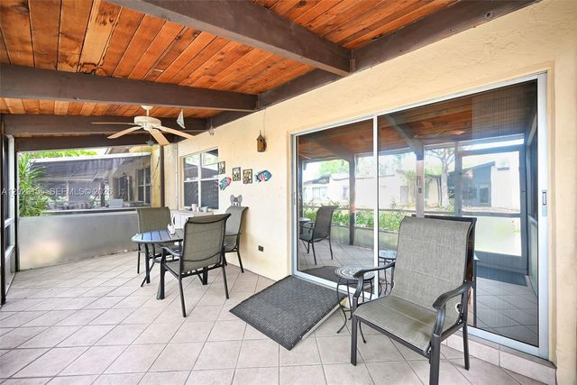 330 Briarwood Cir 3-19, Hollywood, FL 33024