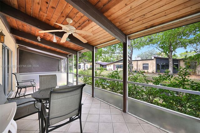 330 Briarwood Cir 3-19, Hollywood, FL 33024