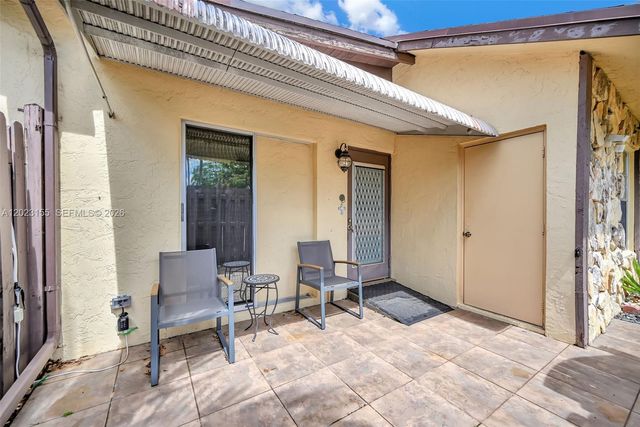 330 Briarwood Cir 3-19, Hollywood, FL 33024