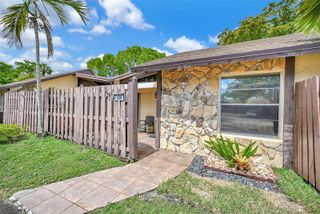 330 Briarwood Cir 3-19, Hollywood, FL 33024