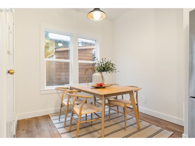 618 Ne KILLINGSWORTH Ct, Portland, OR 97211