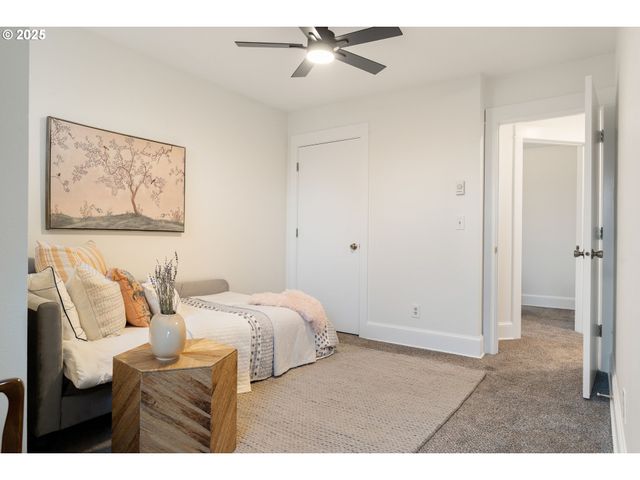 618 Ne KILLINGSWORTH Ct, Portland, OR 97211