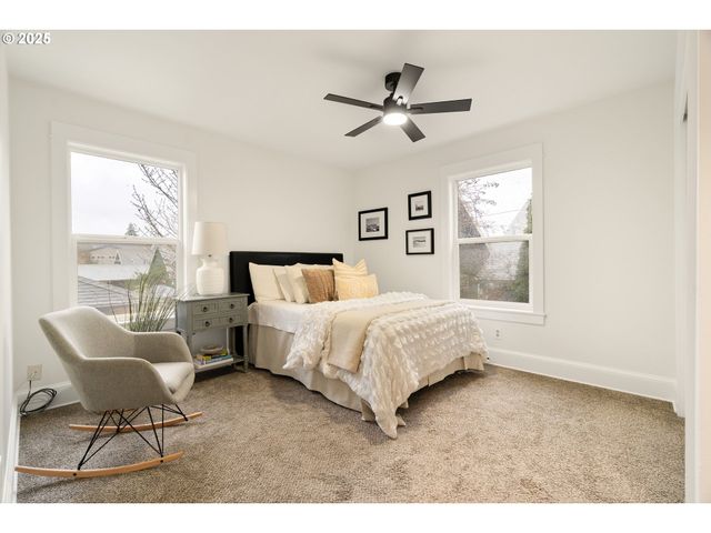 618 Ne KILLINGSWORTH Ct, Portland, OR 97211