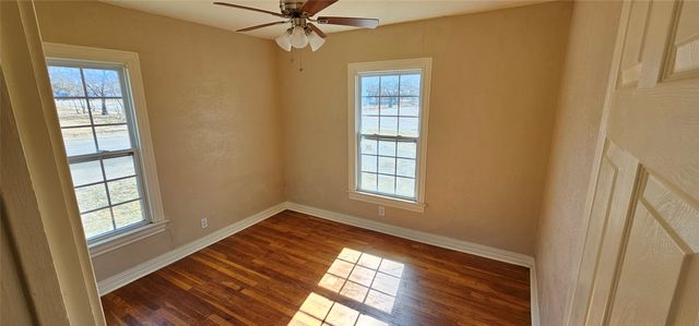 317 E 10th Street, Coleman, TX 76834