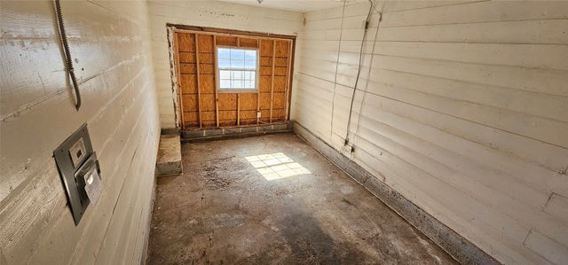 317 E 10th Street, Coleman, TX 76834