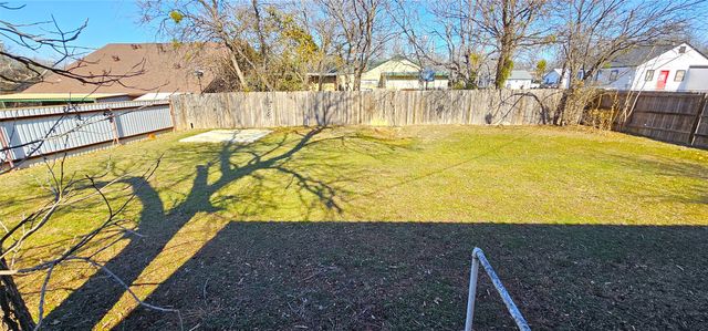 317 E 10th Street, Coleman, TX 76834