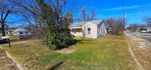 317 E 10th Street, Coleman, TX 76834