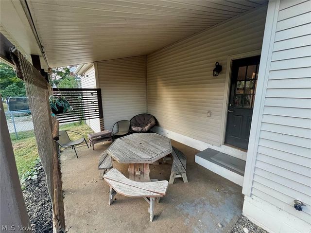 5221 Revere Avenue NW, Massillon, OH 44647