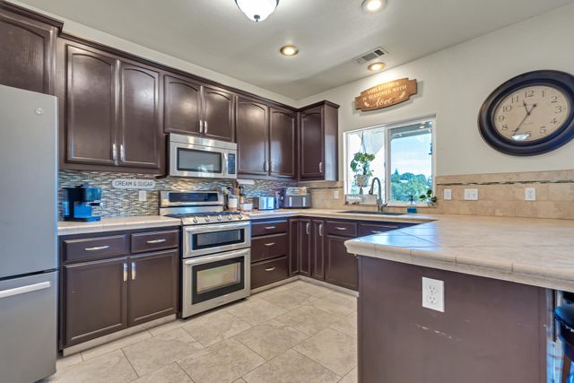 19652 Valley Ford Drive, Cottonwood, CA 96022