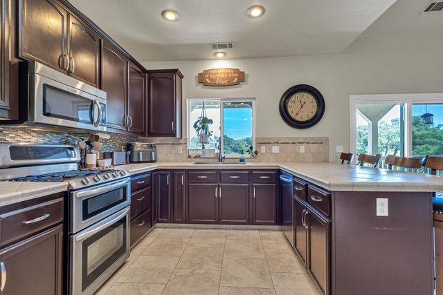 19652 Valley Ford Drive, Cottonwood, CA 96022