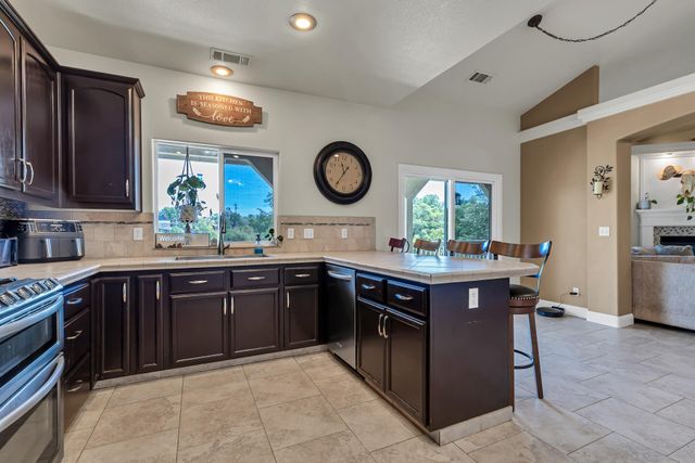 19652 Valley Ford Drive, Cottonwood, CA 96022