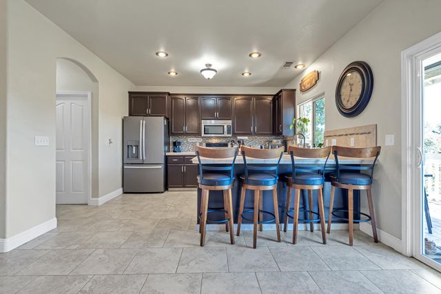 19652 Valley Ford Drive, Cottonwood, CA 96022