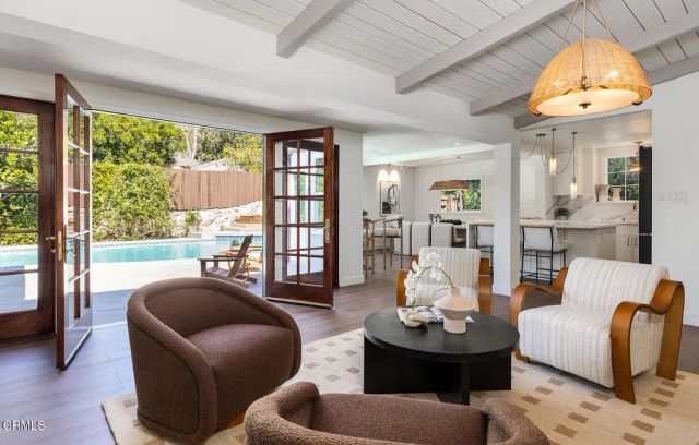 2345 Orange Cove Avenue, La Crescenta, CA 91214